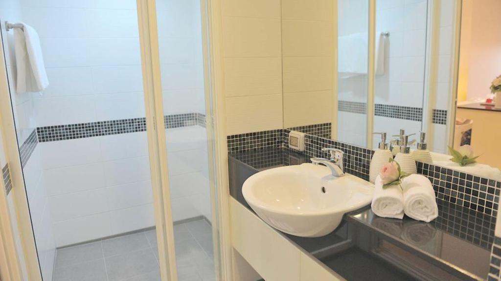 Duplex 21 Apartment Бангкок Екстер'єр фото